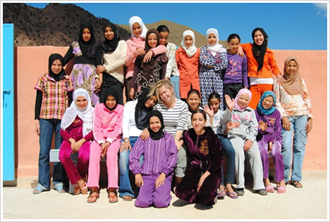 Girls at Dar Tinmel with Eily Craig, a volunteer from Scotland